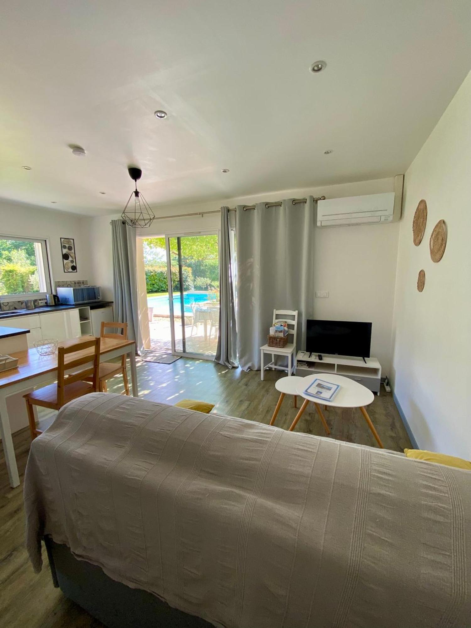 La Petite Maison Robion en Luberon Δωμάτιο φωτογραφία
