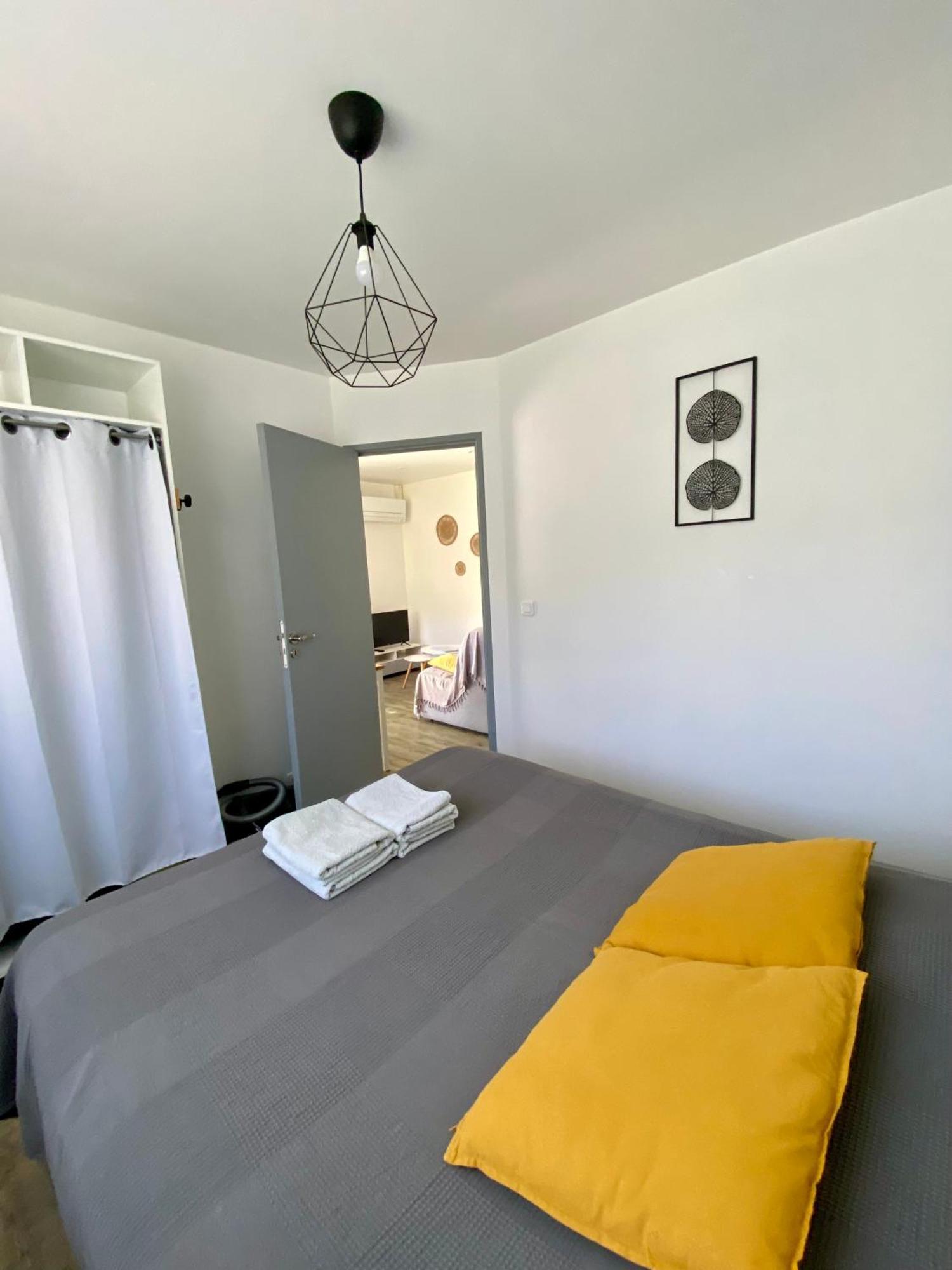 La Petite Maison Robion en Luberon Δωμάτιο φωτογραφία