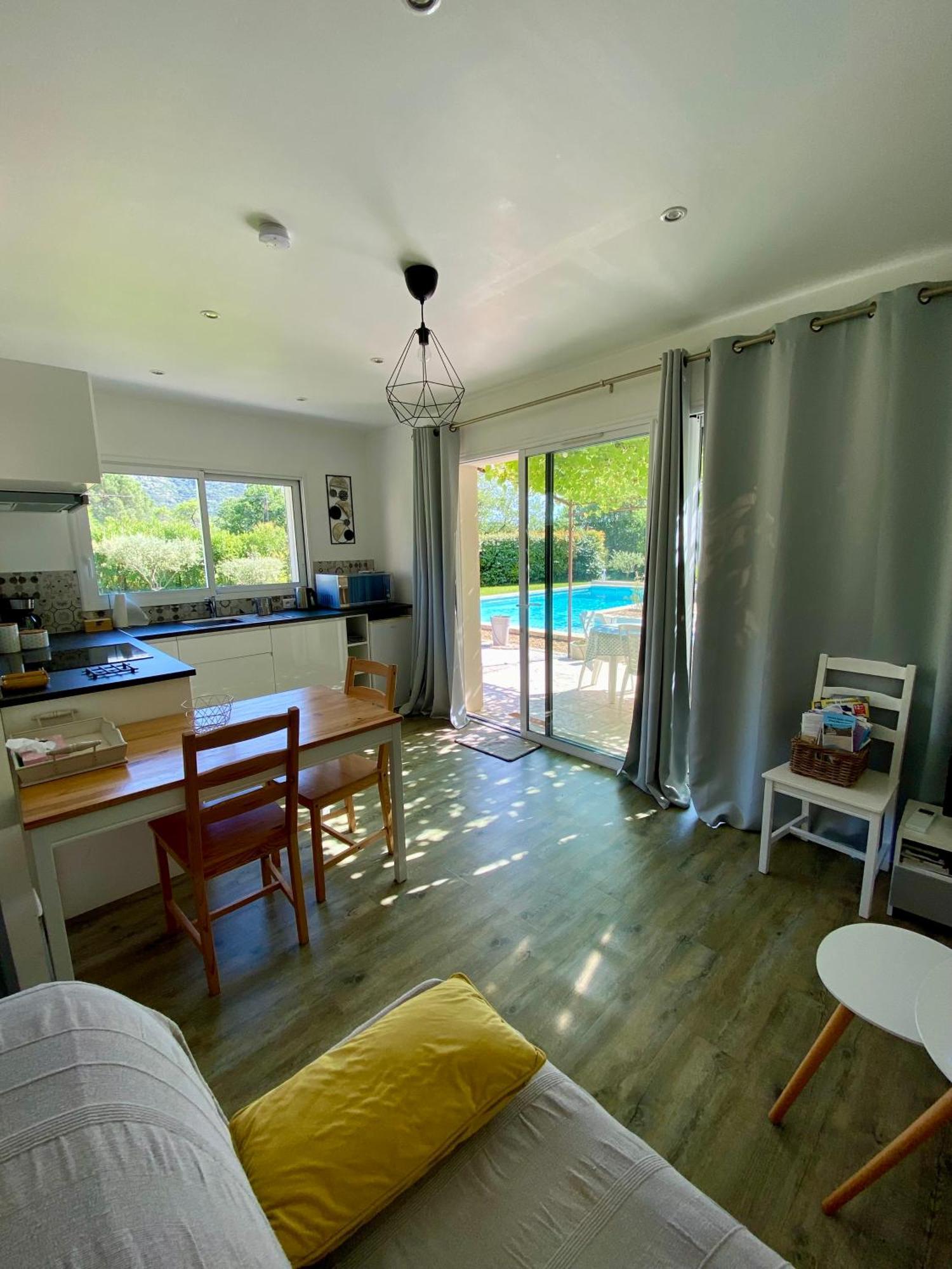 La Petite Maison Robion en Luberon Δωμάτιο φωτογραφία